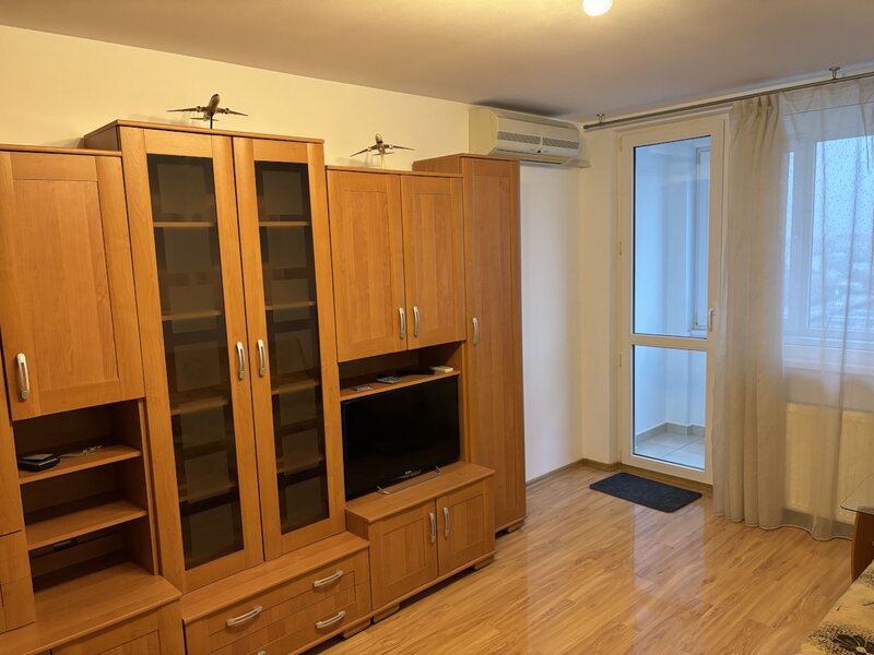 Drumul Taberei, Auchan,