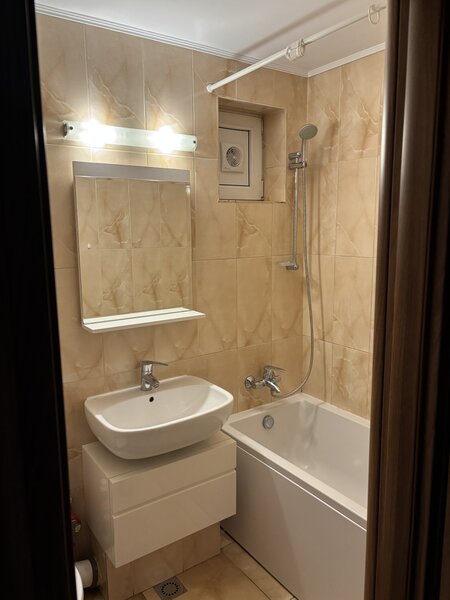 Drumul Taberei, Auchan,